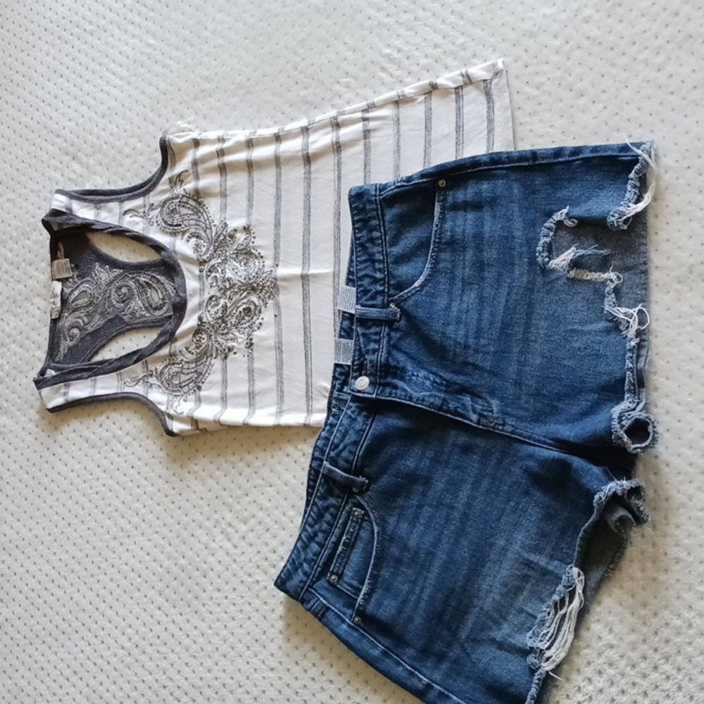 Time & Tru Distressed Jean Shorts size 16 plus size - Picture 12 of 12